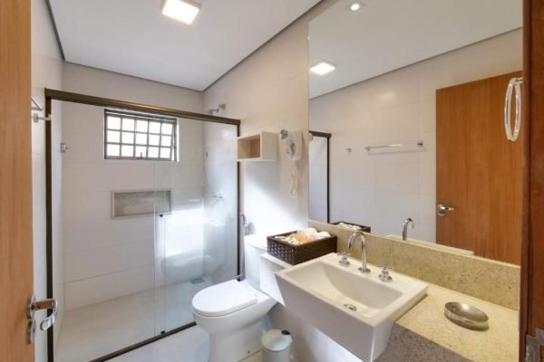 HOTEL-POUSADA-SURUCUA-PAGINA-ACOMODACOES-QUARTO-DELUXE-COM-CAMA-DE-CASAL-OU-2-DE-SOLTEIRO-00004