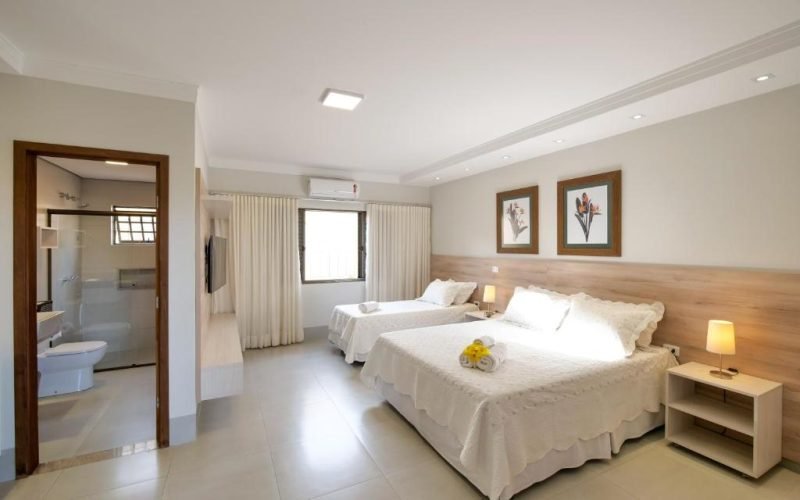HOTEL-POUSADA-SURUCUA-PAGINA-ACOMODACOES-QUARTO-TRIPLO-DELUXE-00001