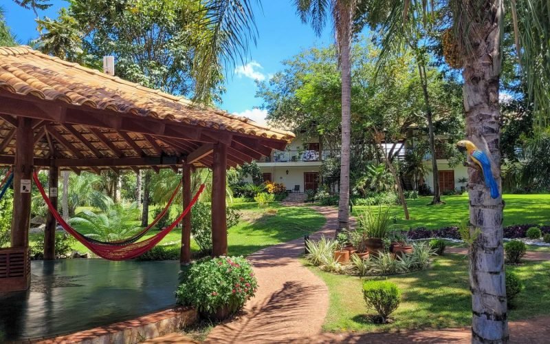 Jardins Tropicais do Hotel Pousada Surucuá em Bonito MS