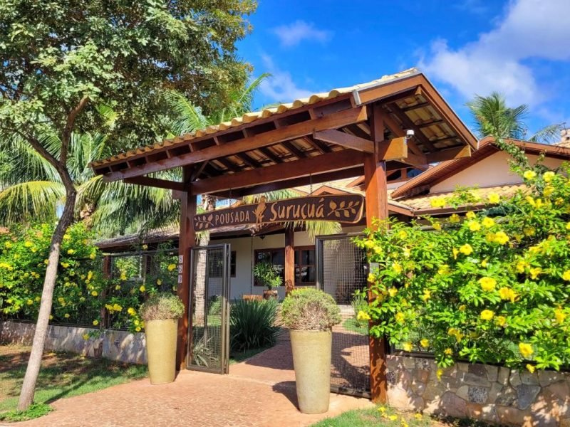 HOTEL-POUSADA-SURUCUA-PAGINA-GALERIA-ENTRADA-POUSADA
