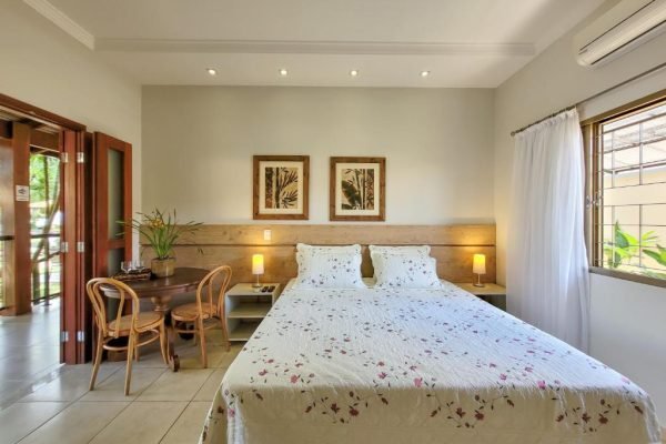 Quarto Deluxe com Cama de Casal ou 2 de Solteiro - Foto 1